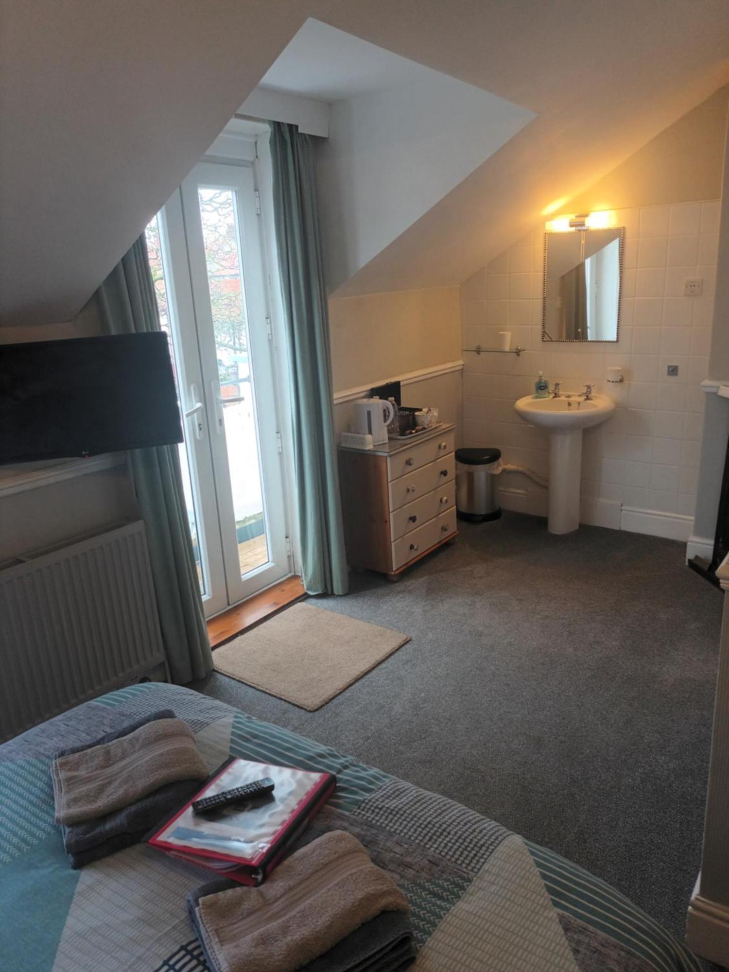 The Beaches Bed & Breakfast Scarborough