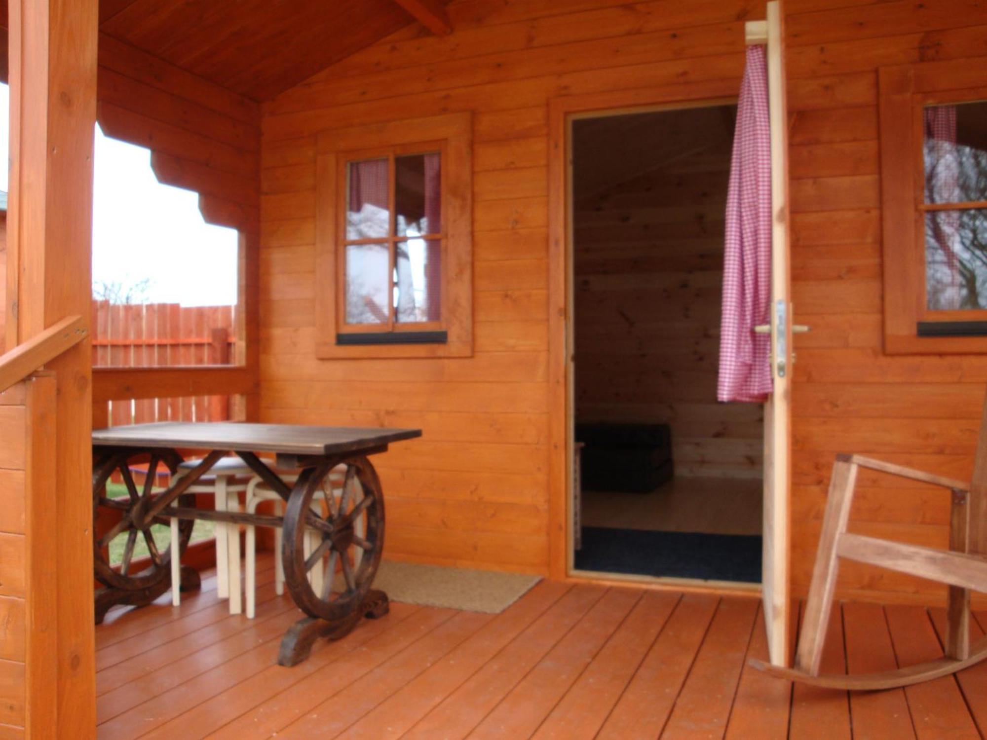 Pinewood Park - Tipis, Hot Tubs And Campsite