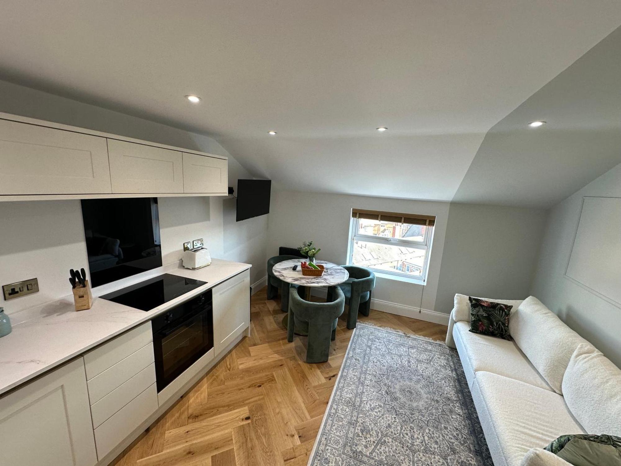 New Stylish One Bedroom Apartment *