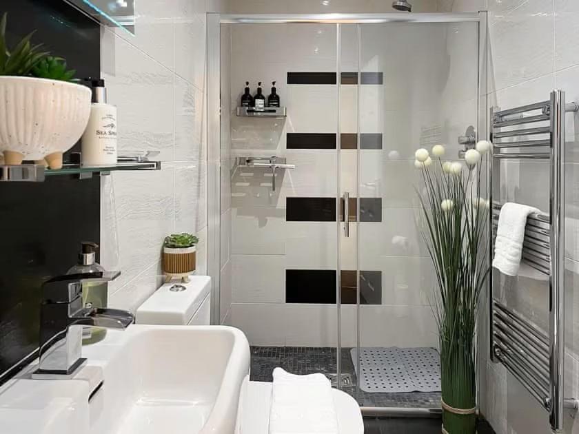 Strathmore Scarborough, Pool, Gym, Parking * Scarborough