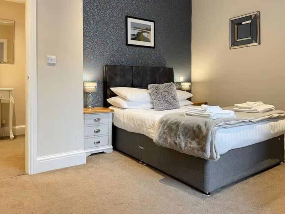 Strathmore Scarborough, Pool, Gym, Parking Apartment Scarborough