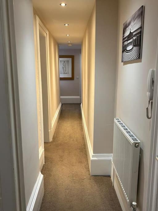 Strathmore Scarborough, Pool, Gym, Parking *