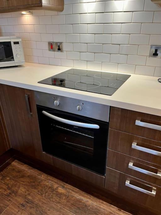 Strathmore Scarborough, Pool, Gym, Parking Apartment