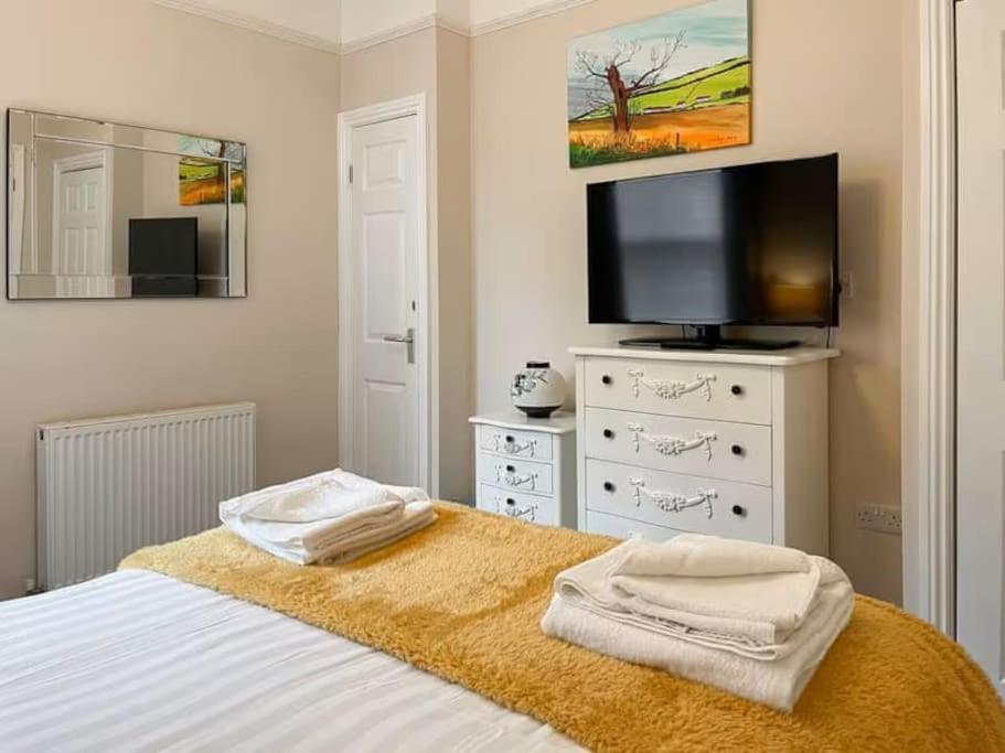 Strathmore Scarborough, Pool, Gym, Parking Apartment *