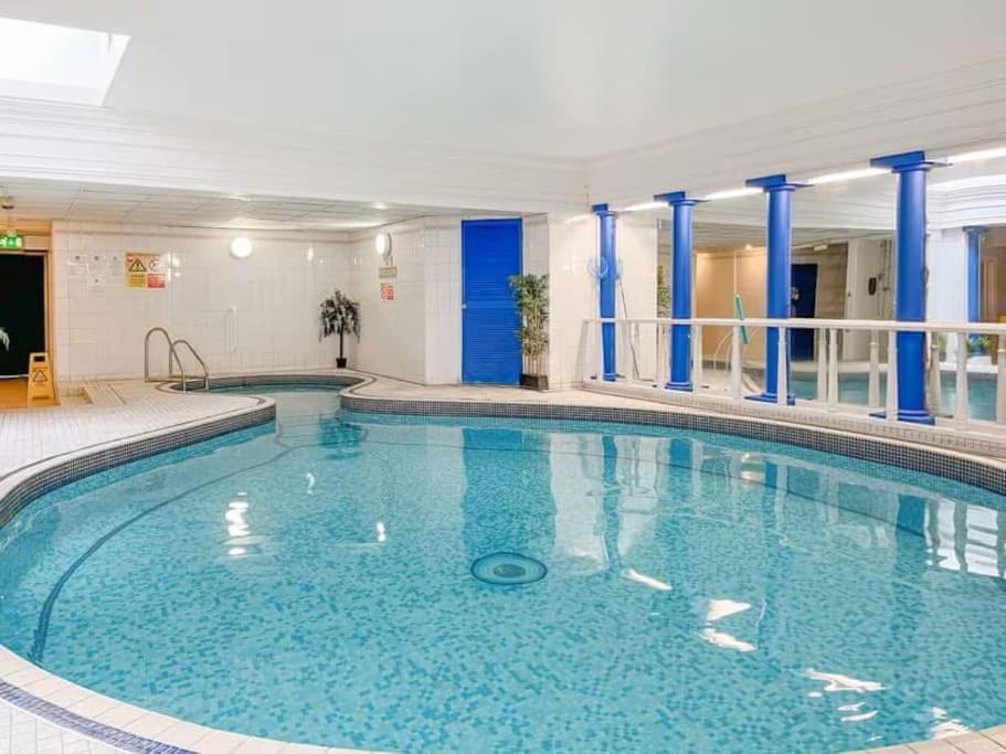 Strathmore Scarborough, Pool, Gym, Parking *