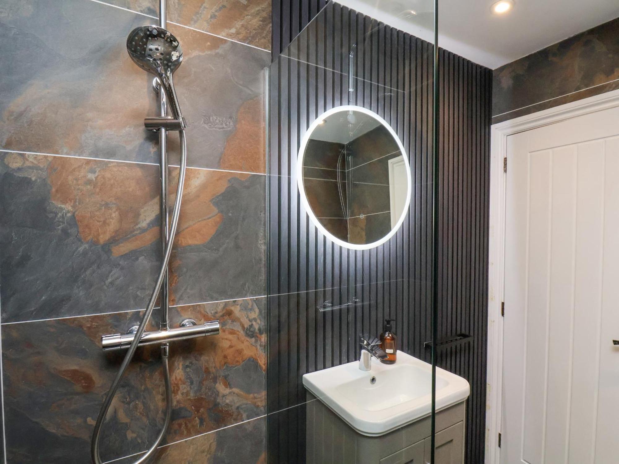23 Trafalgar Square * Scarborough