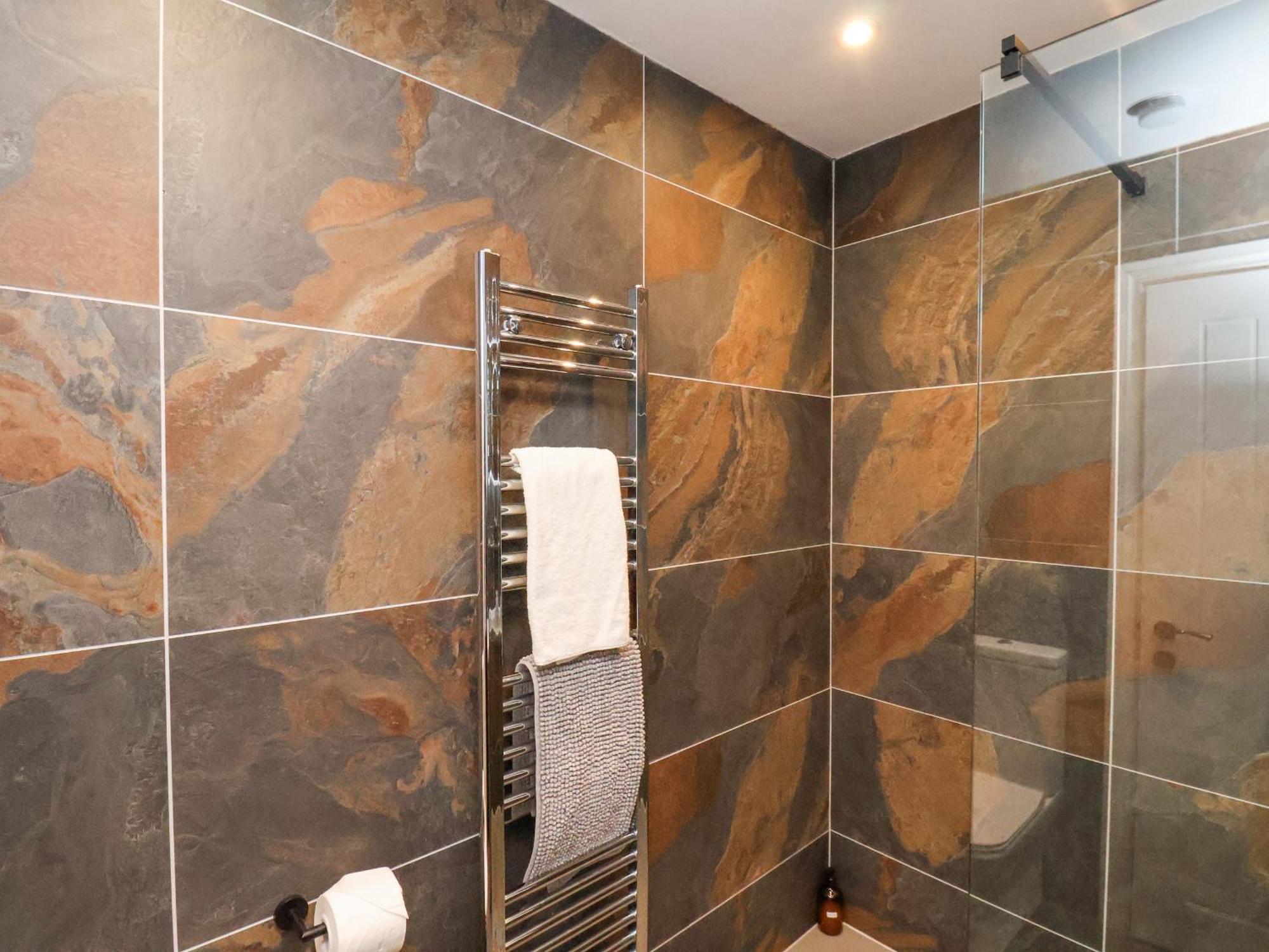 23 Trafalgar Square *