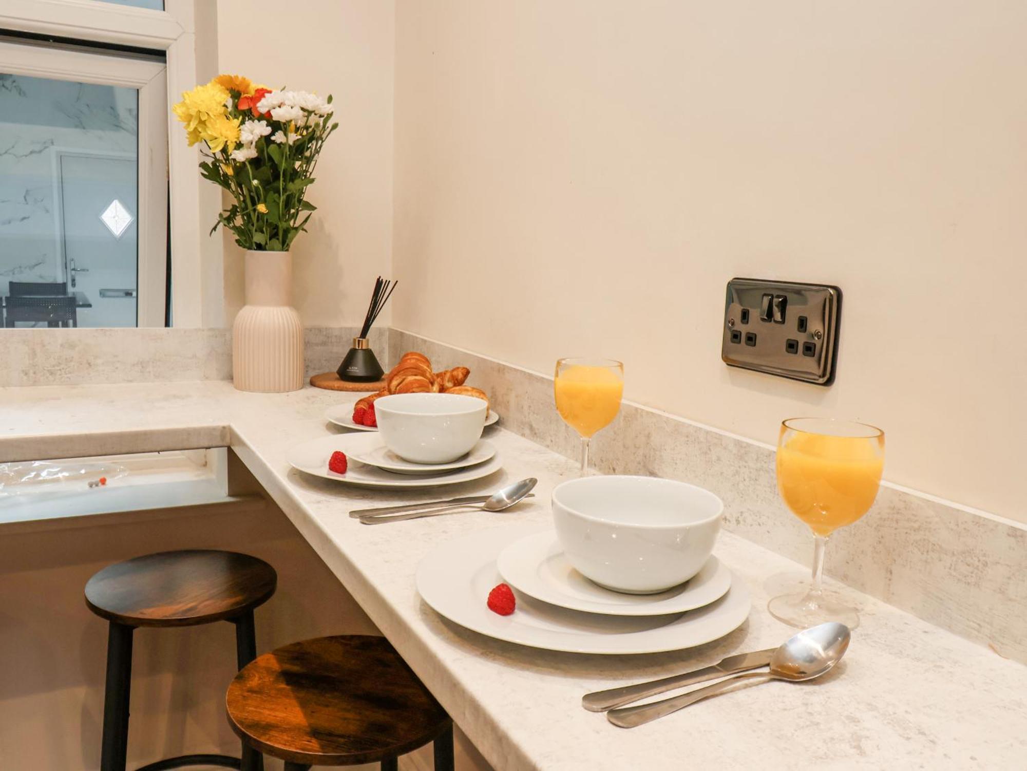 23 Trafalgar Square *