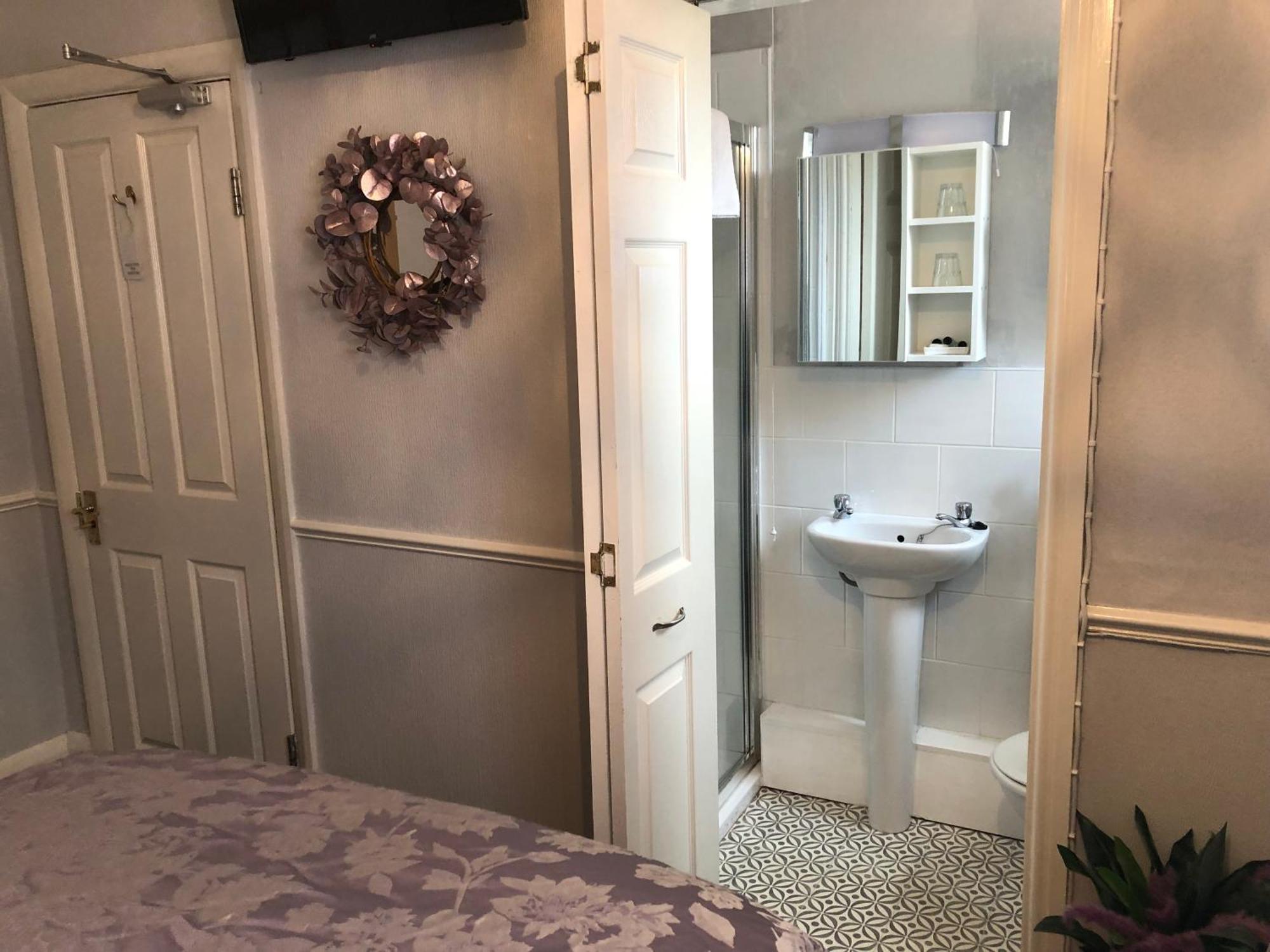 The Russell Guest house 4*