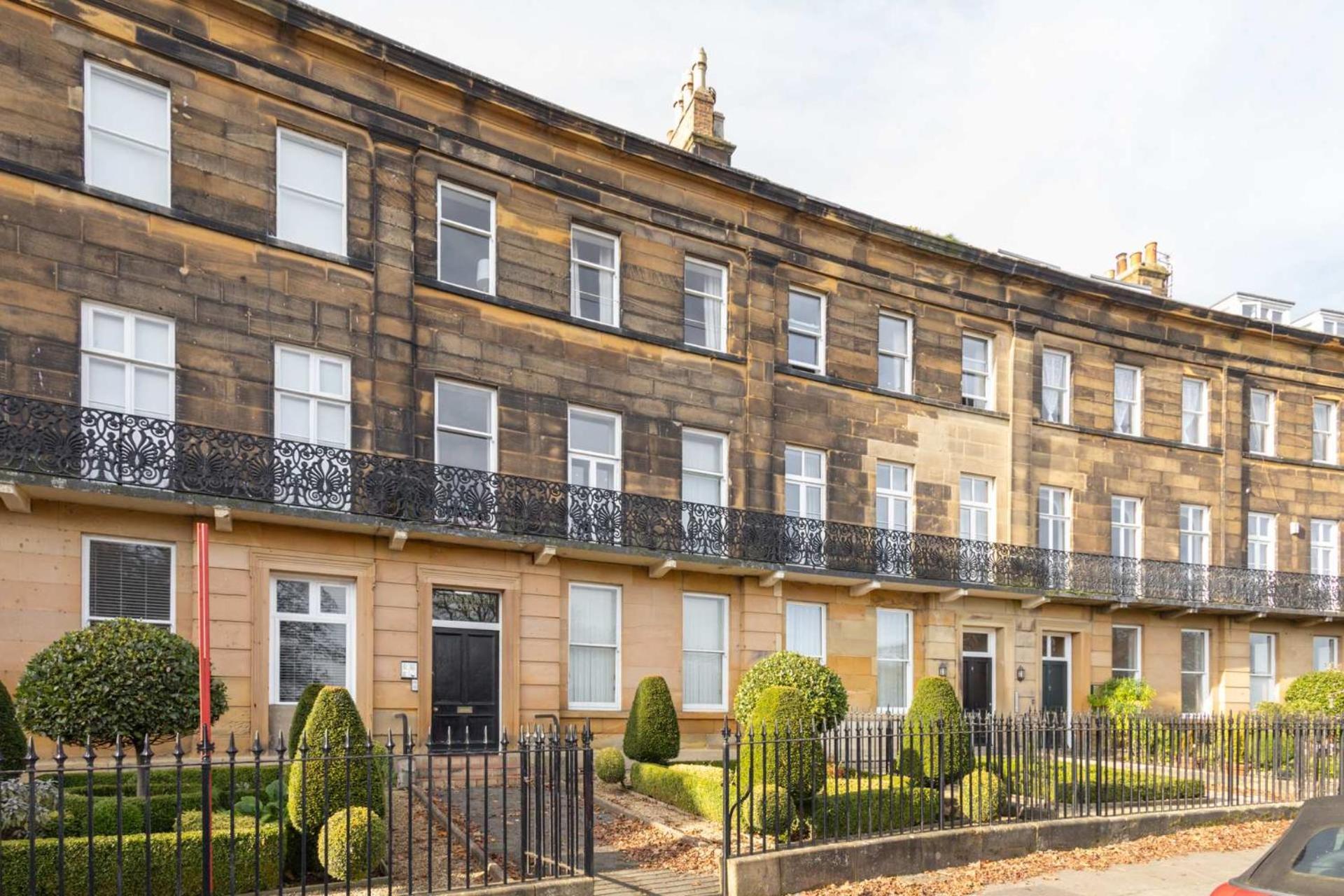 Host & - Chatsworth Court Apartment *