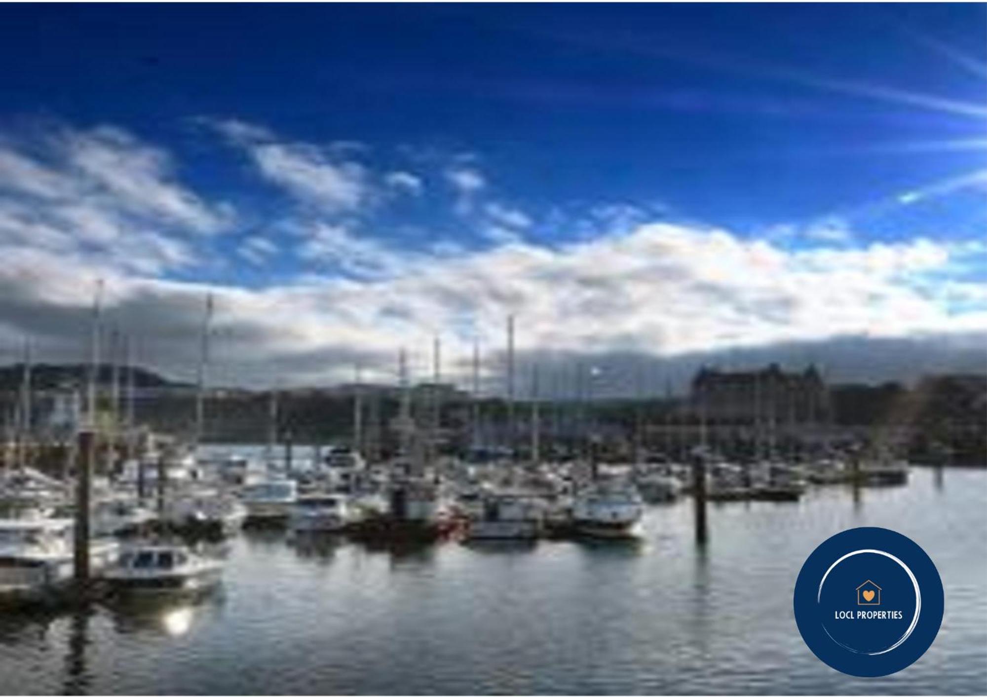 Raglan 3 - Central With Free Parking *