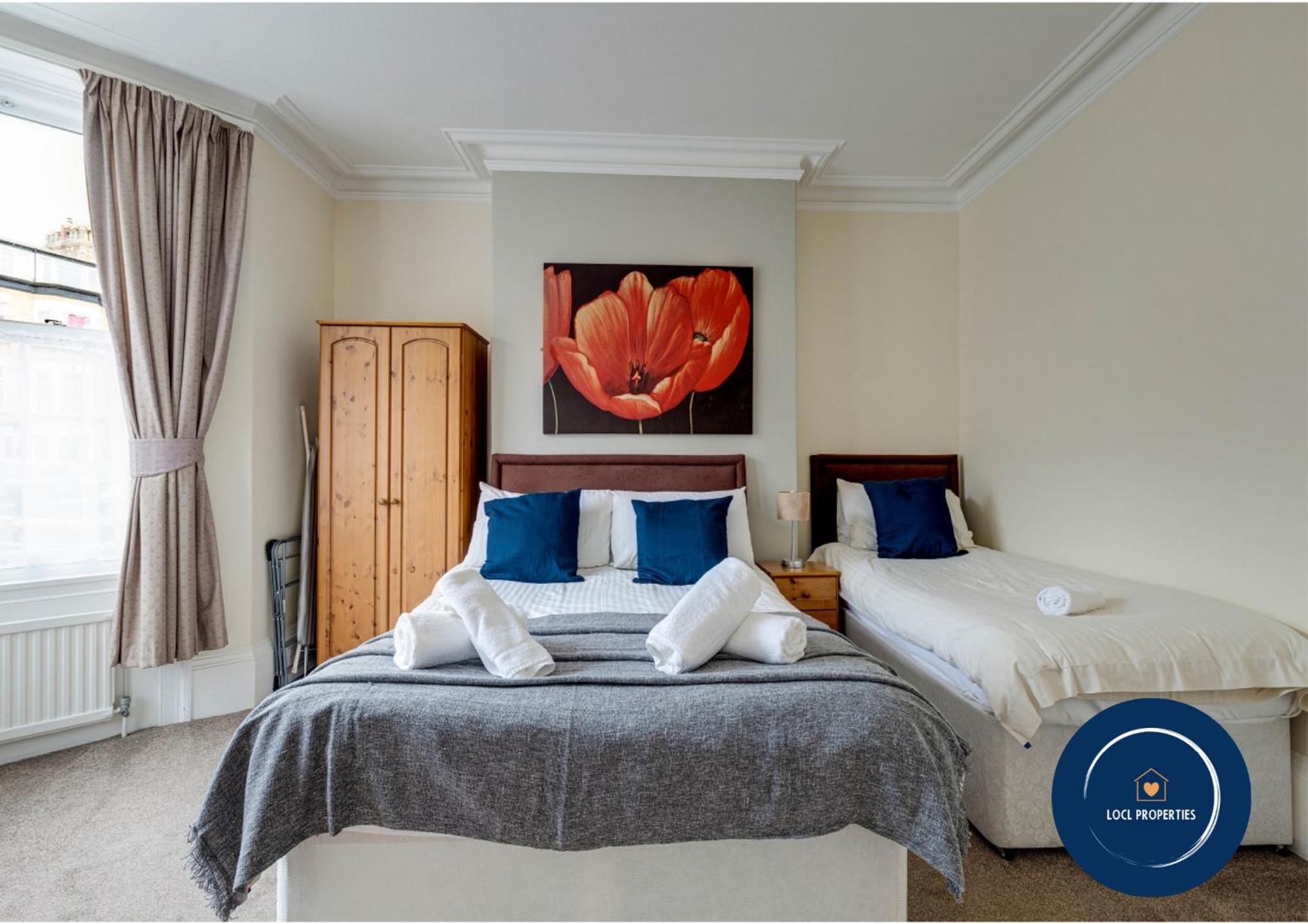 45 The Square 1 * Scarborough