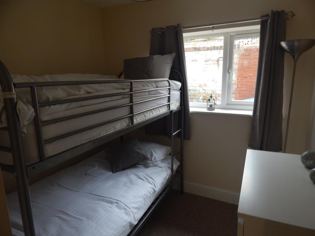 Trafalgar Square Apartment Scarborough
