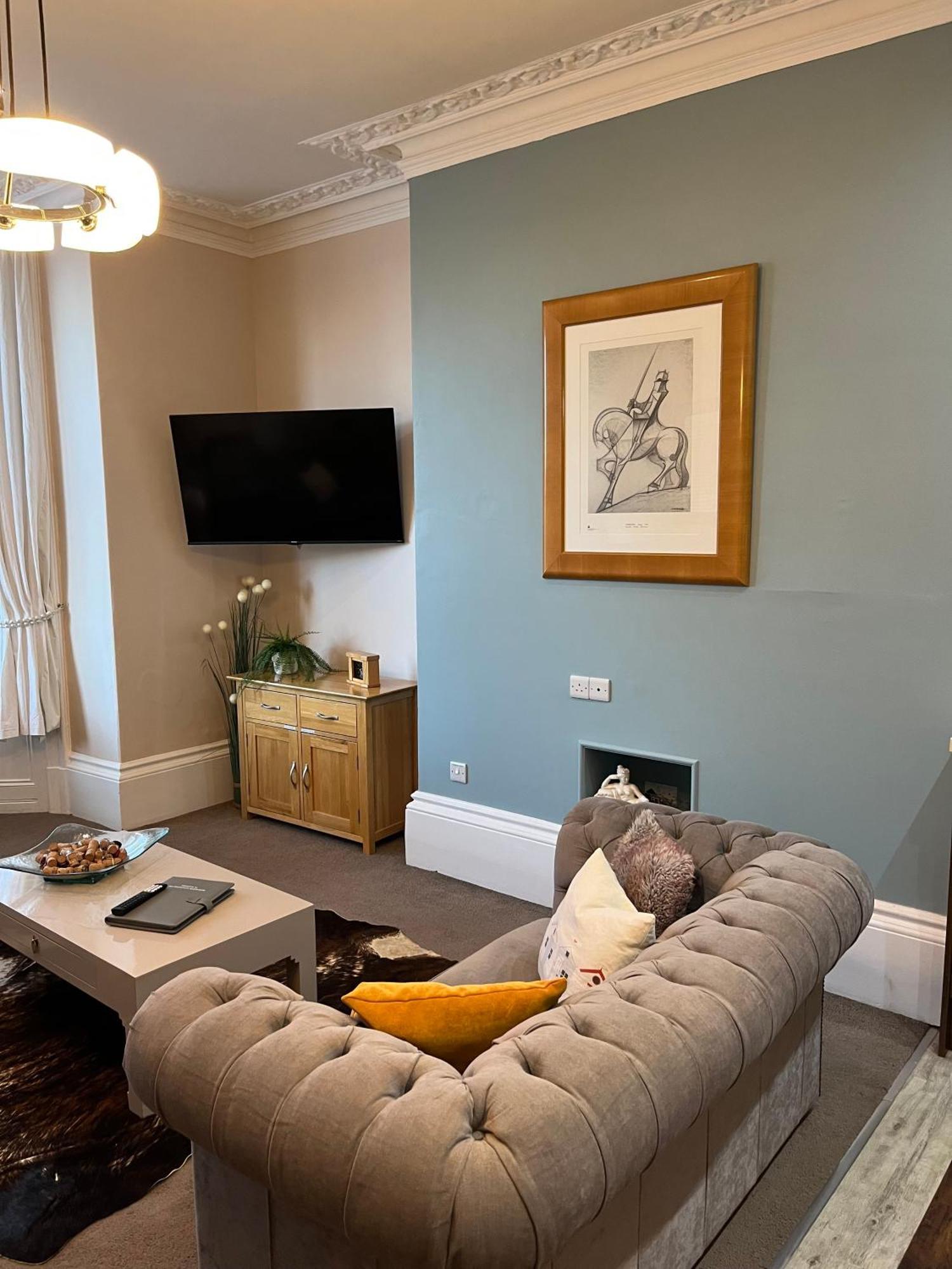 Apartment Strathmore Scarborough, Pool, Gym, Parking *