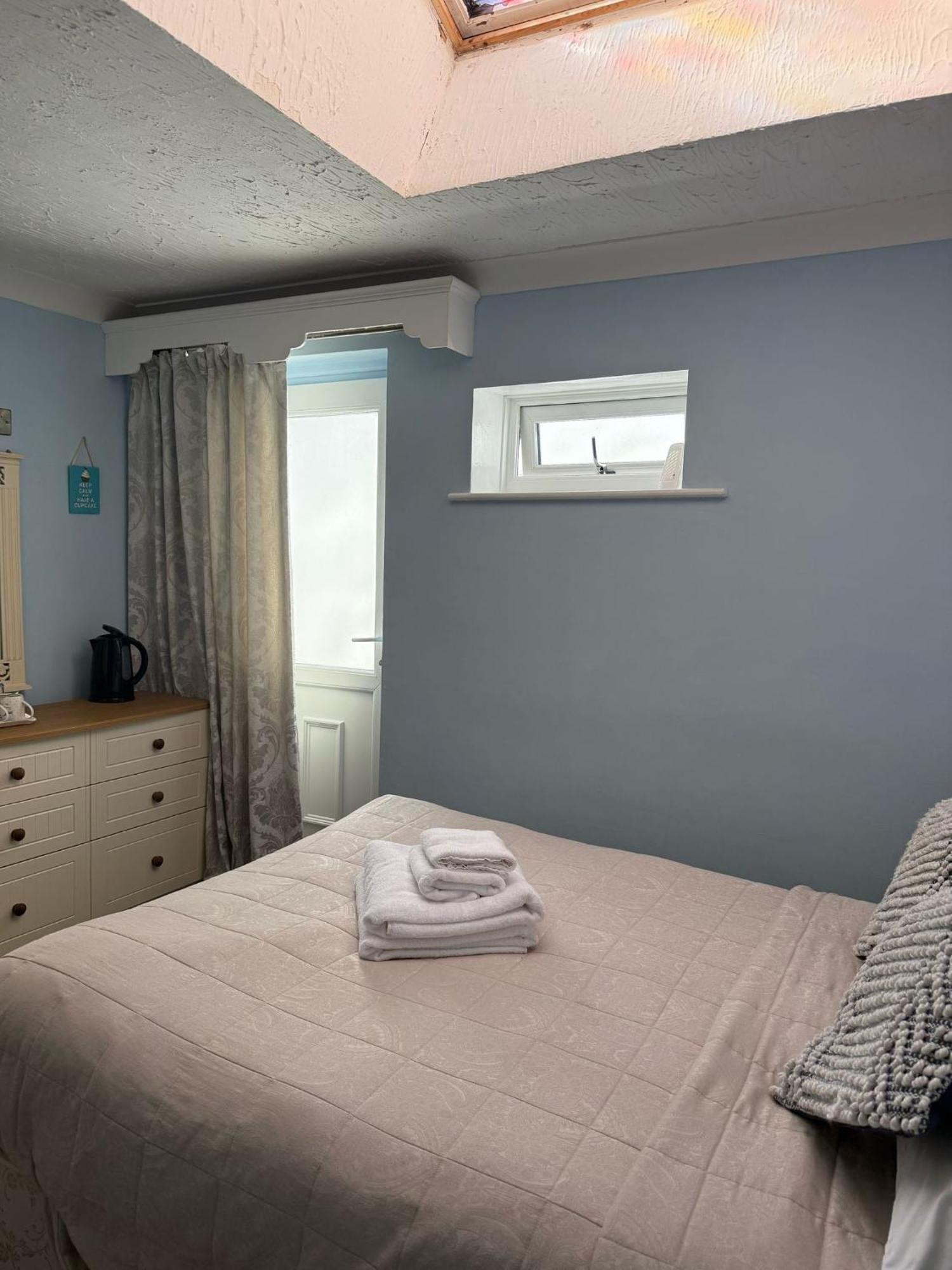 Castle By The Sea Guest house Scarborough