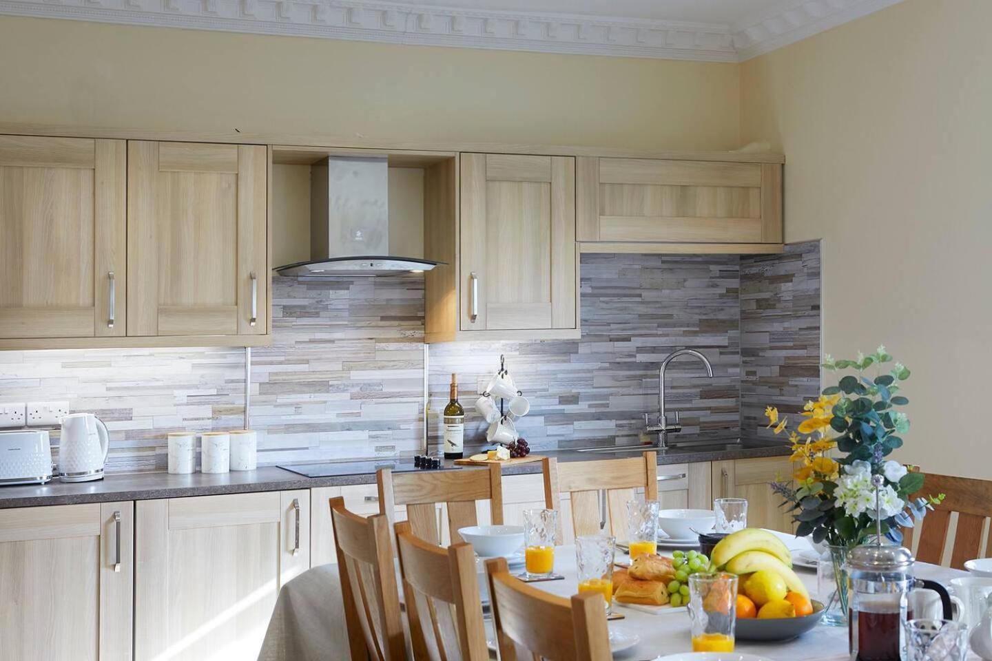 Denelea - Stunning Sea Views!