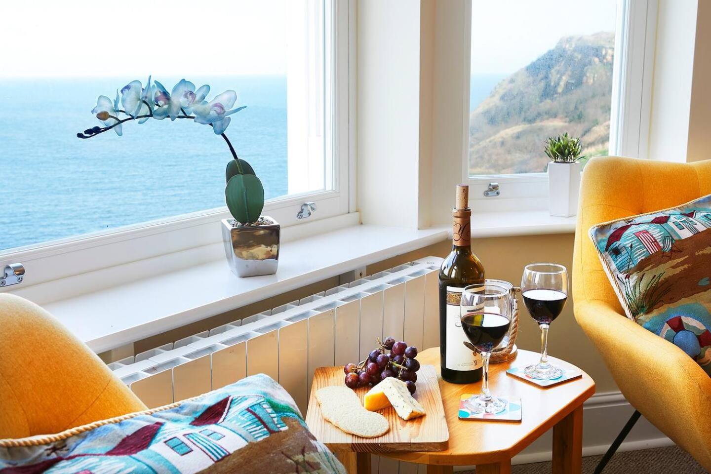 Denelea - Stunning Sea Views! Apartment