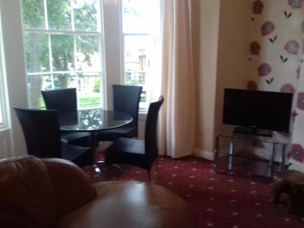 Crown 13 Apartment *