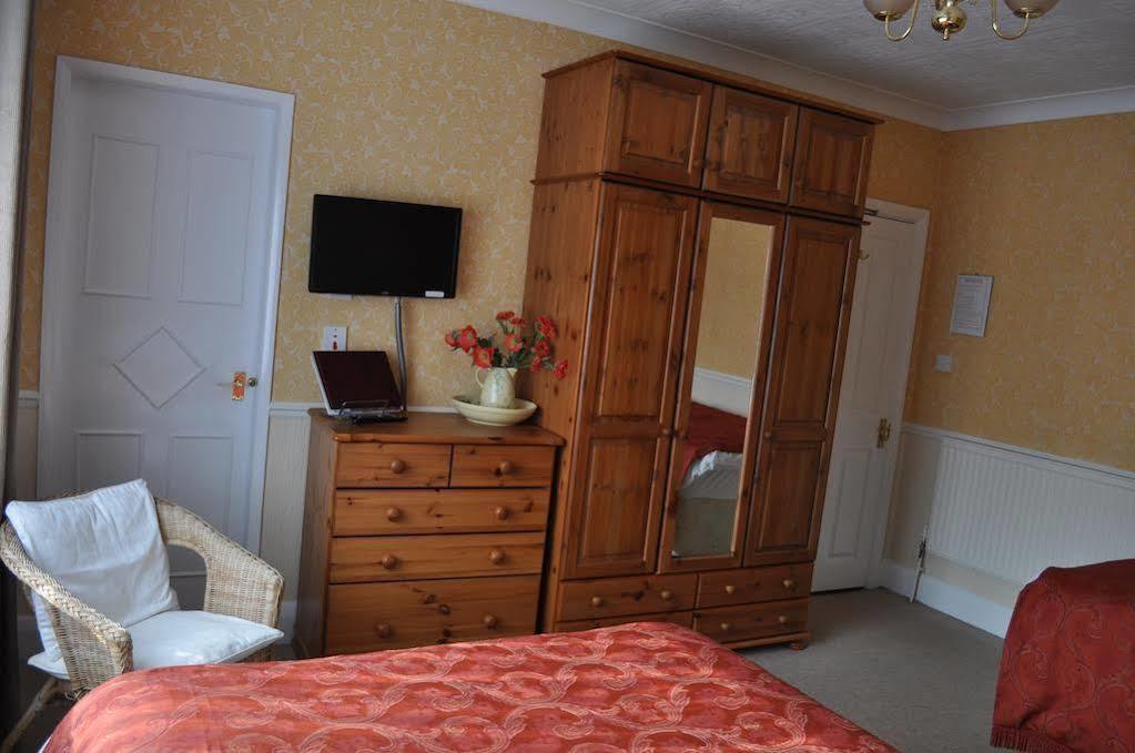 The Russell Guest house Scarborough