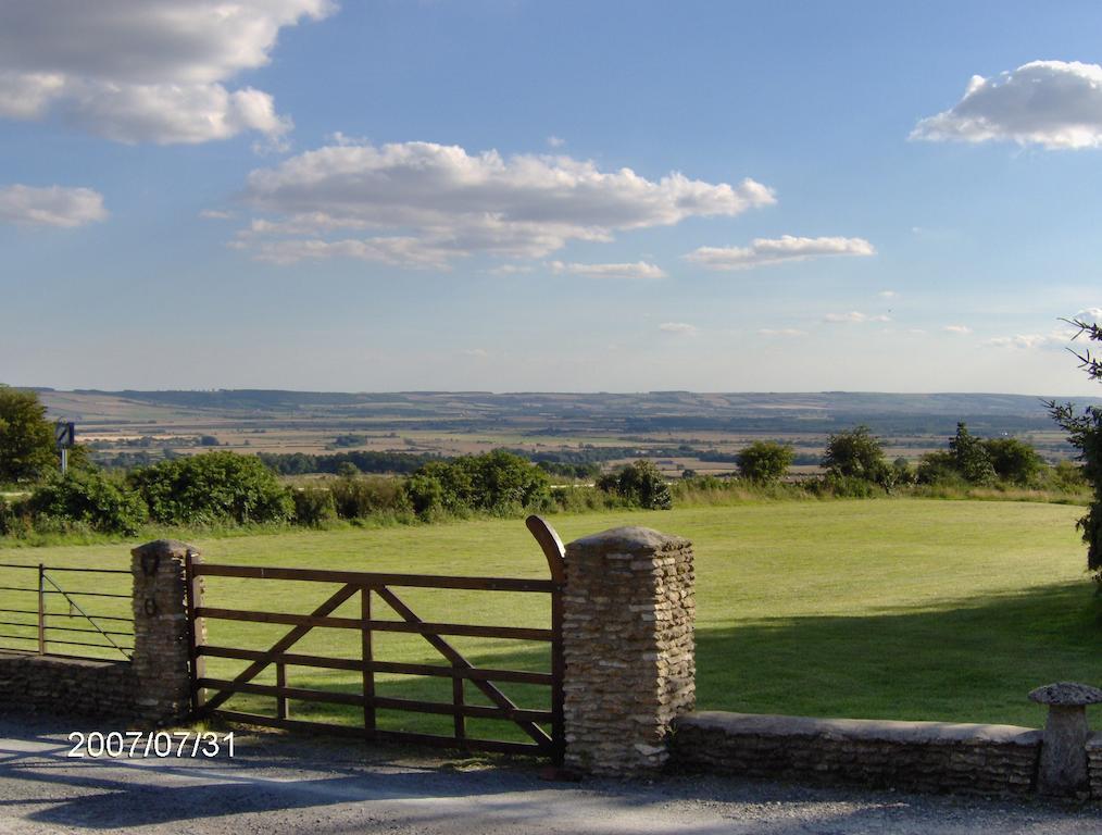 Pinewood Park - Tipis, Hot Tubs And 4*