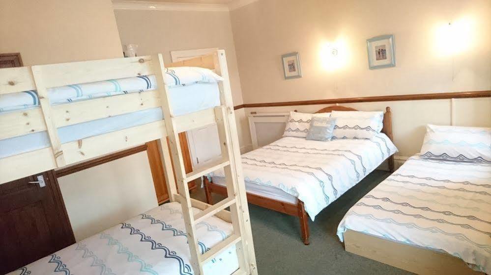 The Beaches 3* Scarborough