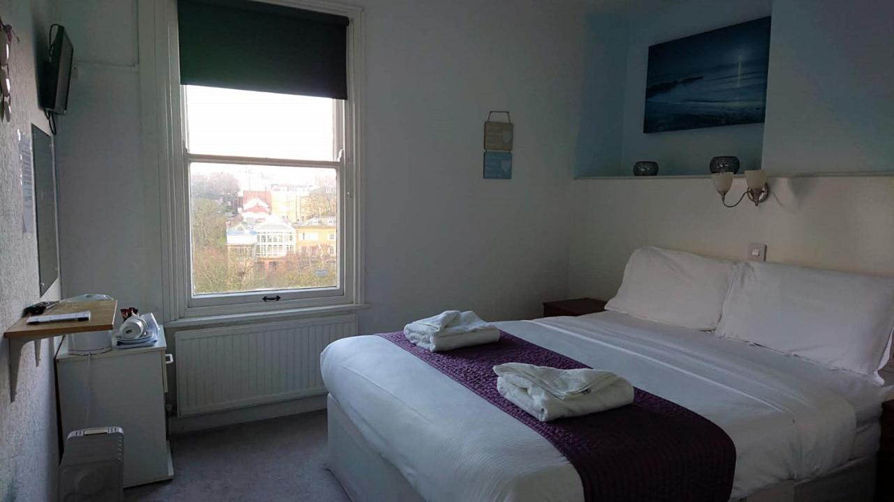 Marine Hotel