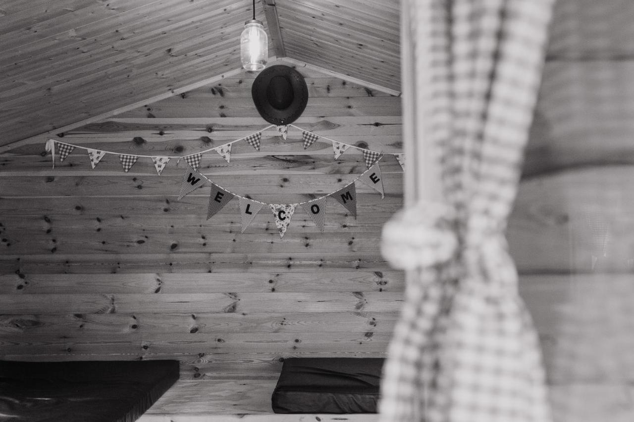Pinewood Park - Tipis, Hot Tubs And