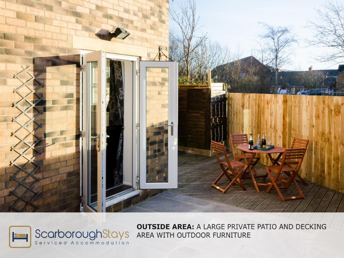 Hibernia Place, 3 Bedroom Townhouse With Patio & Seating Area - Free Parking Holiday home *