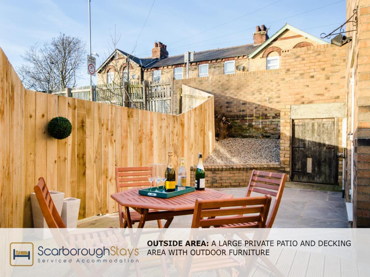 Hibernia Place, 3 Bedroom Townhouse With Patio & Seating Area - Free Parking Scarborough