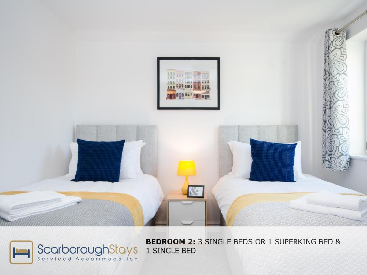 Hibernia Place, 3 Bedroom Townhouse With Patio & Seating Area - Free Parking Holiday home *
