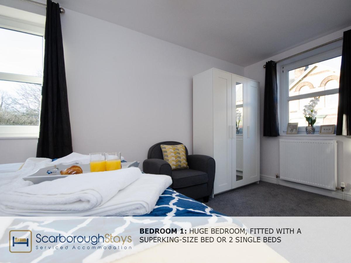 Hibernia Place, 3 Bedroom Townhouse With Patio & Seating Area - Free Parking *