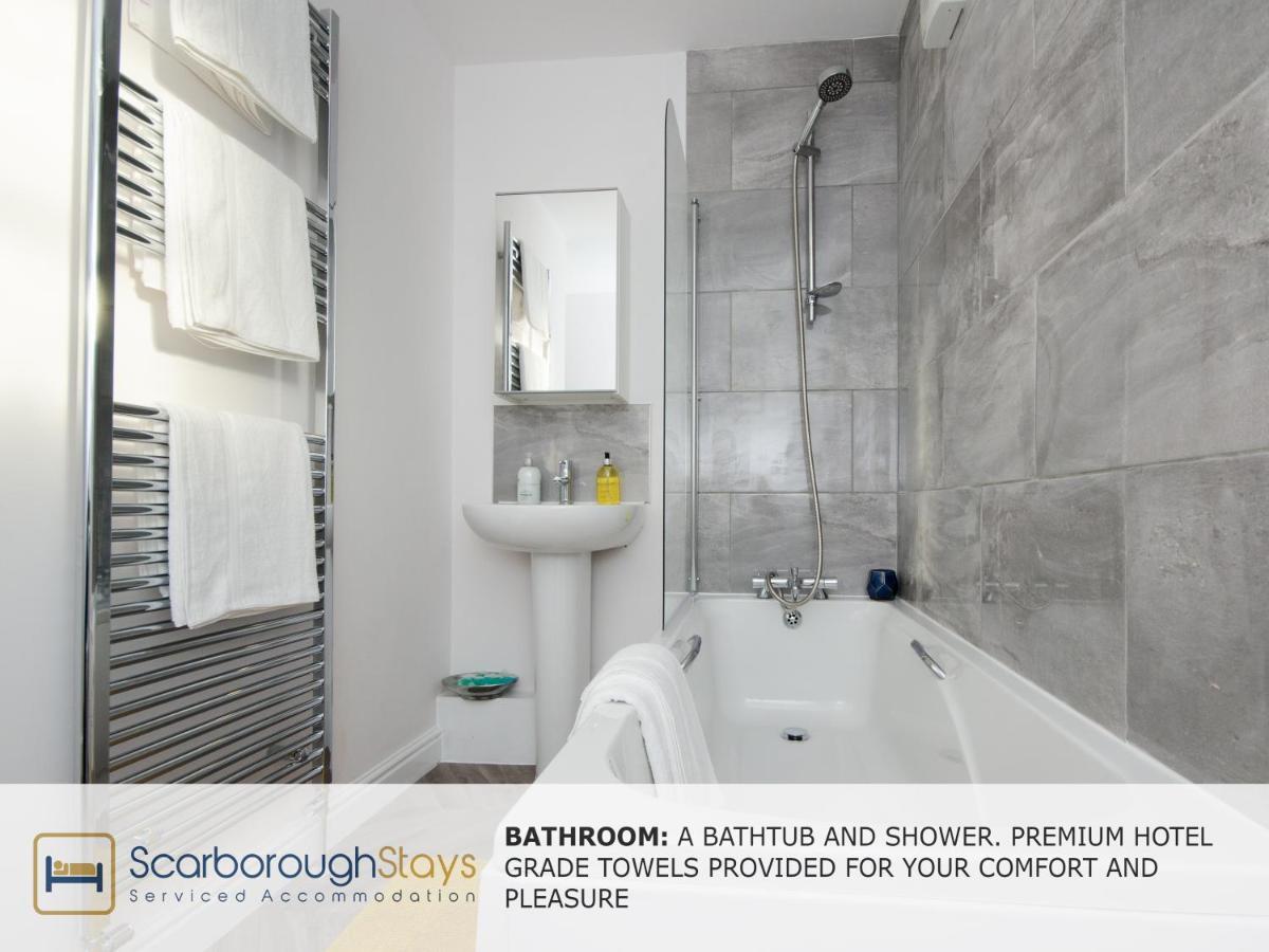 Hibernia Place, 3 Bedroom Townhouse With Patio & Seating Area - Free Parking Holiday home Scarborough