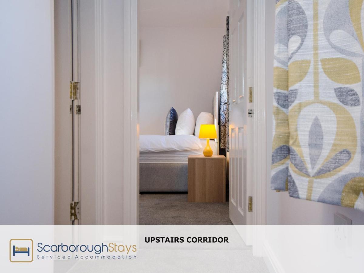 Hibernia Place, 3 Bedroom Townhouse With Patio & Seating Area - Free Parking
