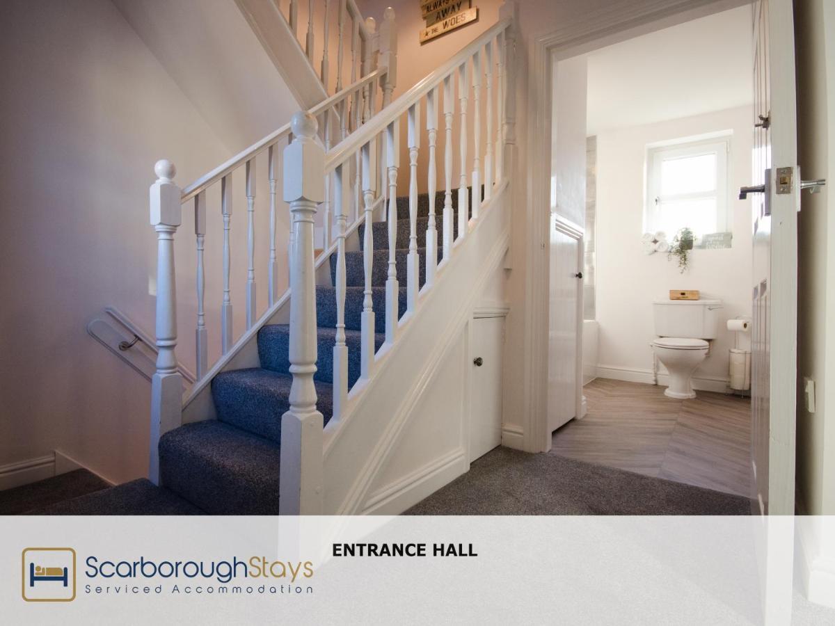 Holiday home Hibernia Place, 3 Bedroom Townhouse With Patio & Seating Area - Free Parking *