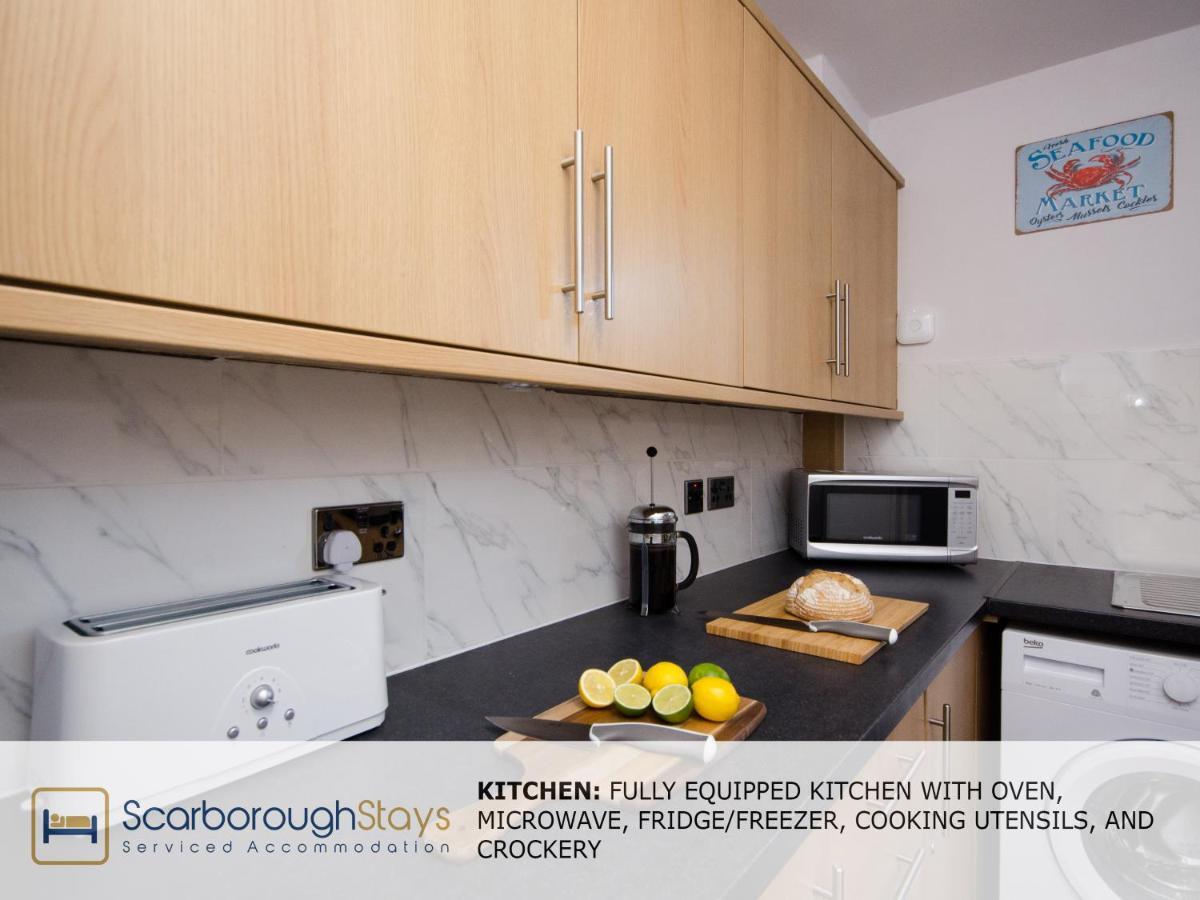 Hibernia Place, 3 Bedroom Townhouse With Patio & Seating Area - Free Parking Scarborough