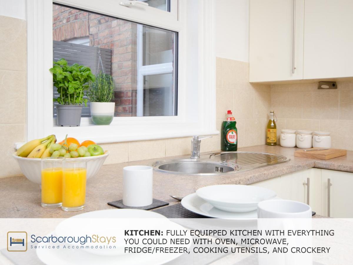 Holiday home - Victorian Townhouse - 5 Bedrooms - Sleeps 9 *