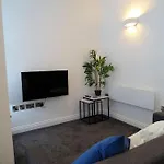 Apt 3 - Queens Court