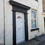 24 Trafalgar Road