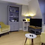 17 South Street Top Flat