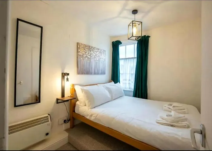Sea Side Flat 5 With Fast Wifi And Free Parking