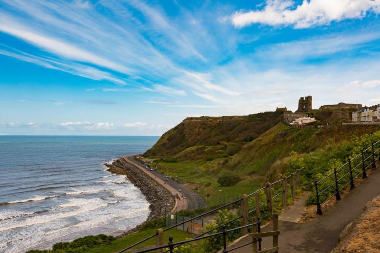 Seaside Retreat In North Bay - With Parking * Scarborough