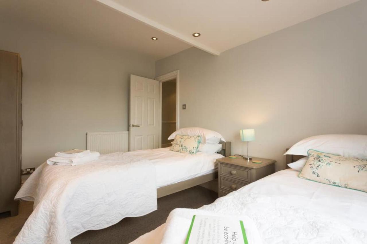 Seaside Retreat In North Bay - With Parking * Scarborough
