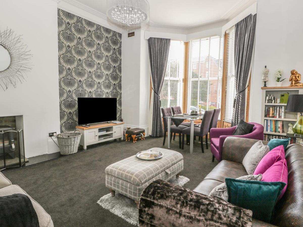 Esplanade Gardens, 1 Apartment
