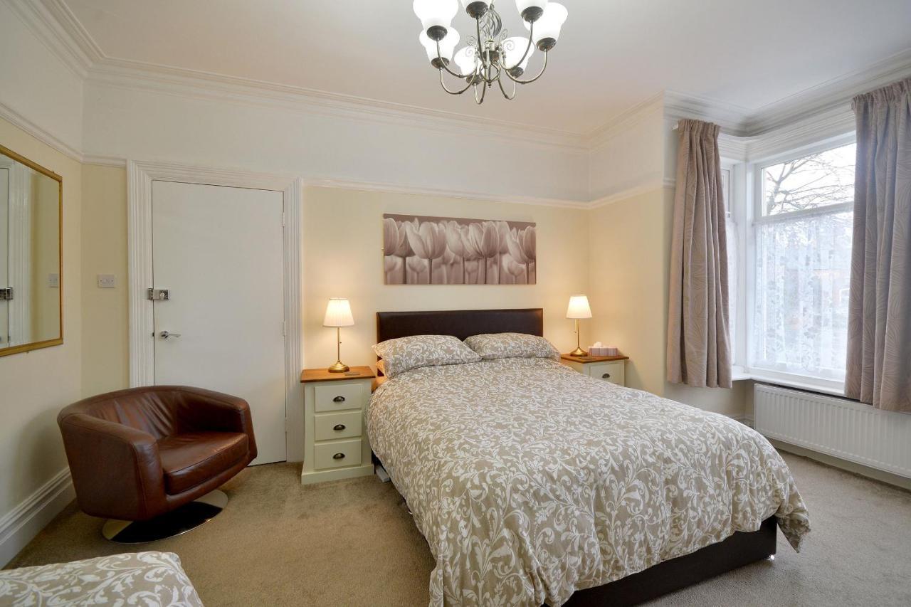 Modern Ground Floor, 2 Bedroom Apartment, With Games, Chill Out Room Apartment Scarborough