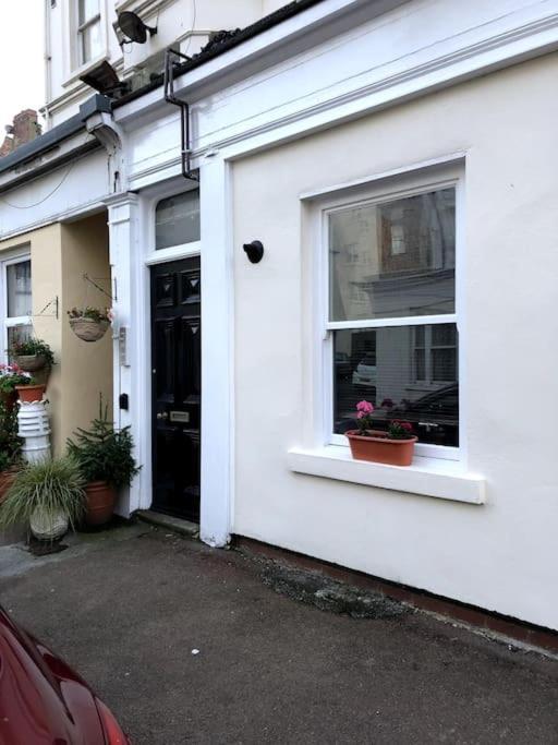 Apartment Sitwell Coastal With Free Parking *