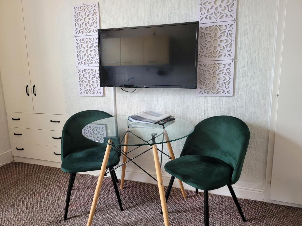 Sea Side Flat 5 With Fast Wifi And Free Parking Apartment