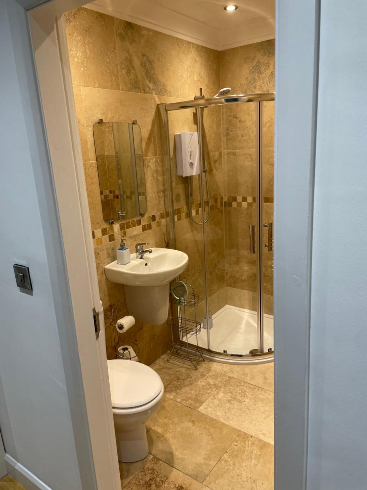 Sitwell Coastal With Free Parking Apartment