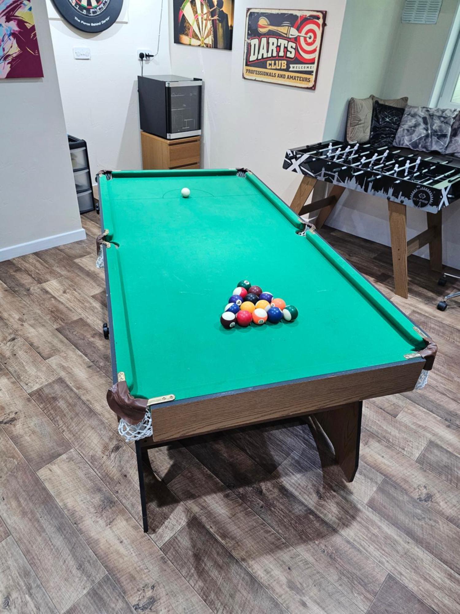Modern Ground Floor, 2 Bedroom Apartment, With Games, Chill Out Room Apartment *