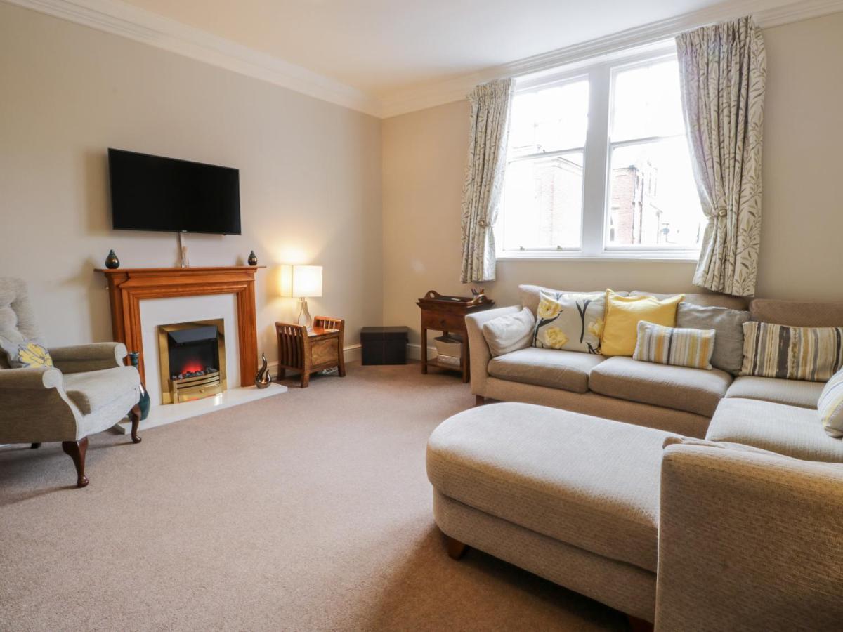 Side Apartment