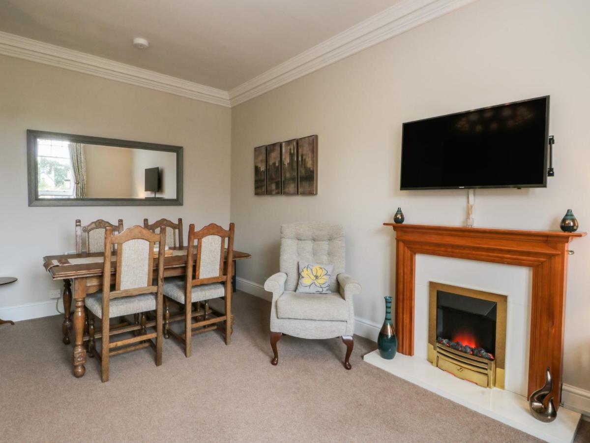 Apartment Side *